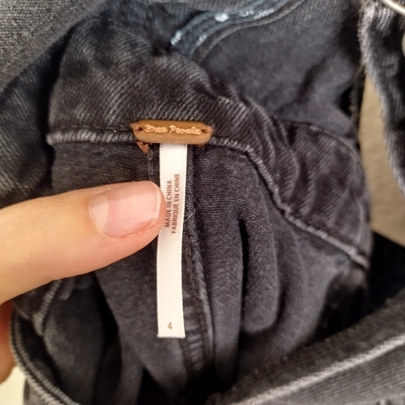 Free People Louise Denim Skirtall in Rocky Mountain Black sz 4 - Picture 4 of 7